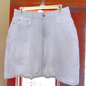White Size 6 Classic Fit Skort